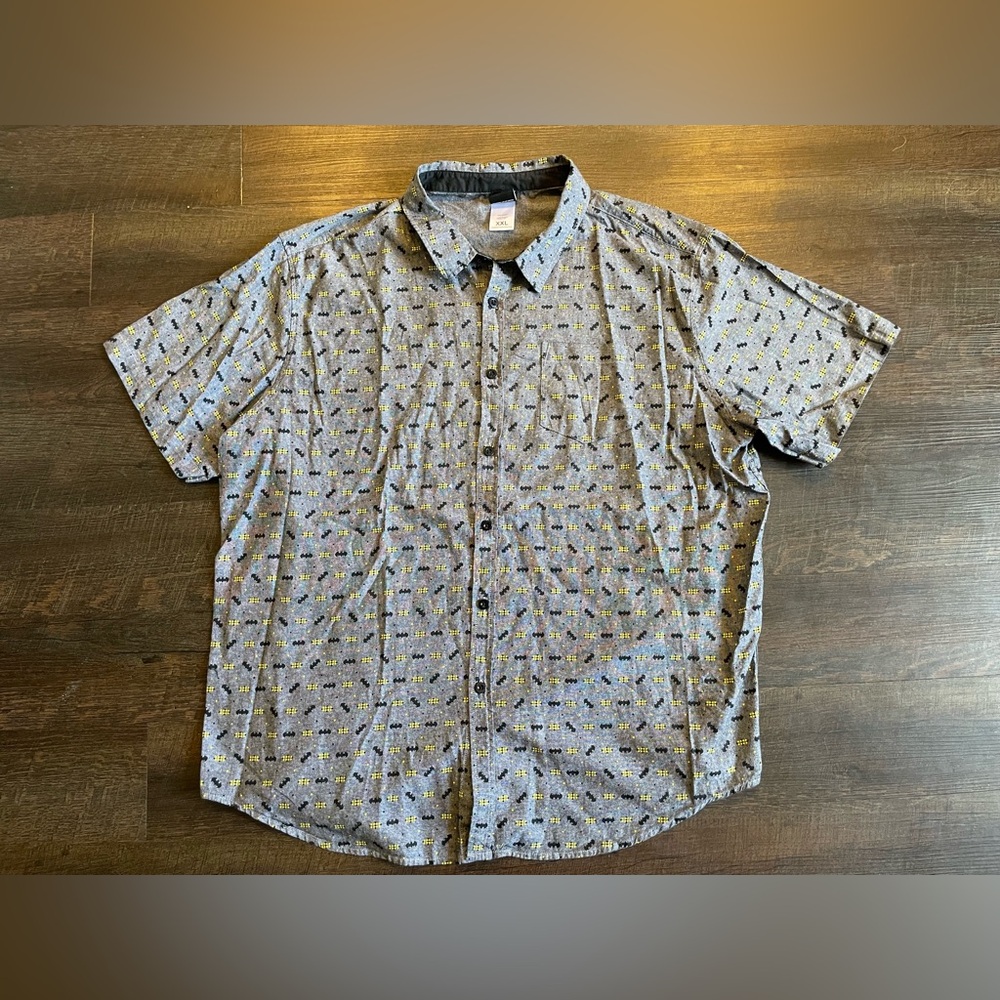 Batman Button Up‎ Shirt Men’s Size XXL Gray Logo DC Comics Short Sleeve